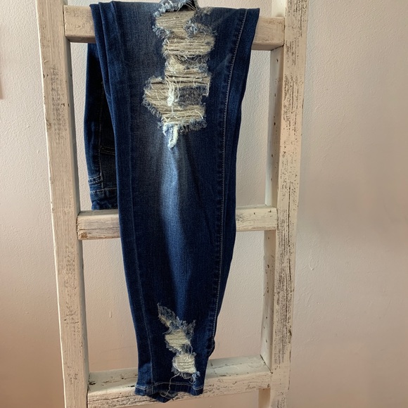 Med Rise Medium Wash Distressed Jeans - Picture 4 of 8